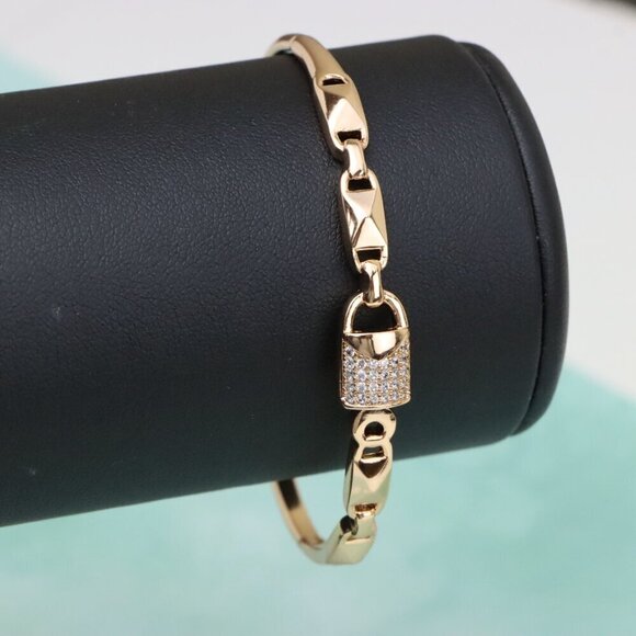 Elegant Rose Gold Bangle with Textured Links and Diamond Accents, XPBL0457 - Picture 8 of 12